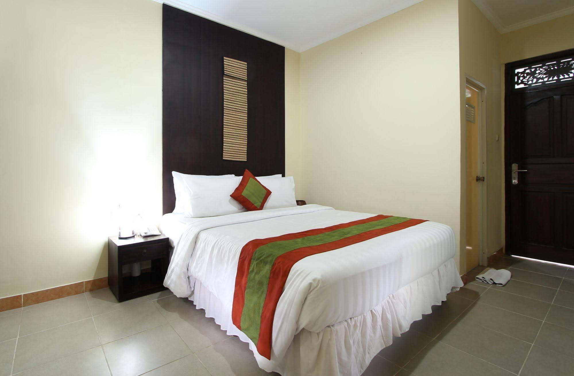 Jimbaran Lestari Hotel & Residence - Spa Exterior photo